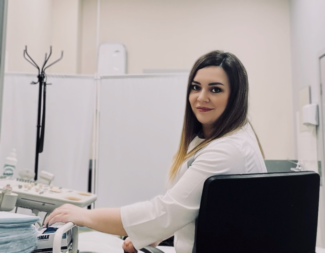 Халат наглажен добела, вершу целебные дела
